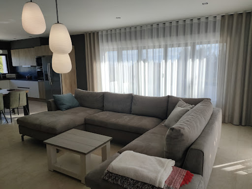 Cortinas Catala, tienda de tapizados, telas, toldos, decoración y confección a medida en La Marina Baixa en La Nucia, Alicante