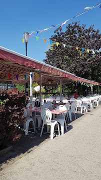 Atmosphère du Restaurant français Chez Gégène à Joinville-le-Pont - n°16
