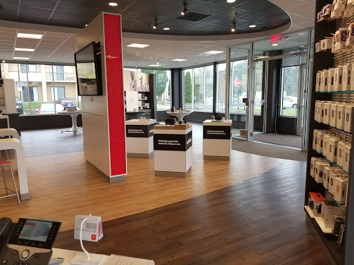 Cell Phone Store «Verizon», reviews and photos, 2500 W Moreland Rd, Willow Grove, PA 19090, USA