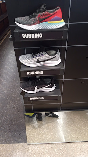 Clothing Store «Nike Factory Store», reviews and photos, 4401 N Interstate Hwy 35 #399, Round Rock, TX 78664, USA