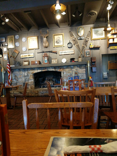 American Restaurant «Cracker Barrel Old Country Store», reviews and photos, 325 Fort Loudoun Medical Center Dr, Lenoir City, TN 37772, USA