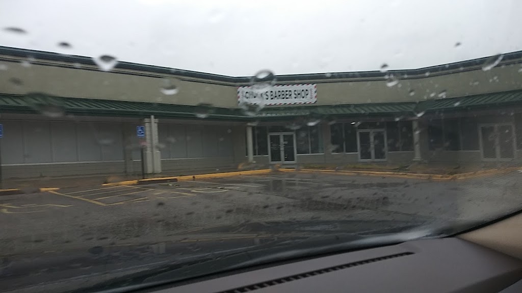 Chuck's Barbershop 67214