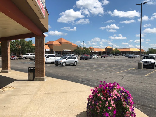Shopping Mall «The Pointes Shopping Center», reviews and photos, 1040 E Sternberg Rd, Norton Shores, MI 49441, USA
