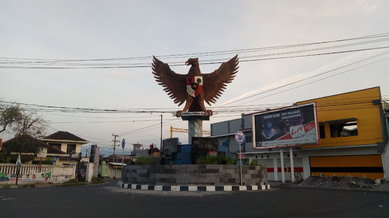 Bundaran TUGU PANCASILA / Pertigaan Ringin Dawuhan Lor