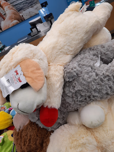 Pet Supply Store «Petco Animal Supplies», reviews and photos, 1930 SW Wanamaker Rd, Topeka, KS 66604, USA