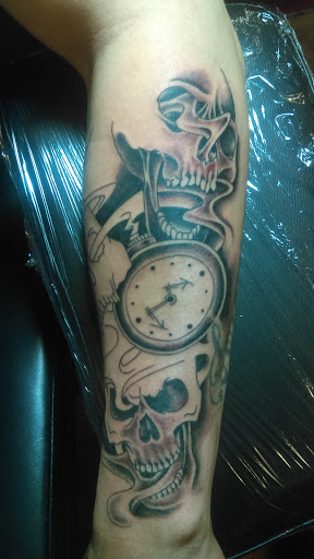 Explore small compass tattoo ideas, creative tattoo ideas in Helena, available at New image ink studio