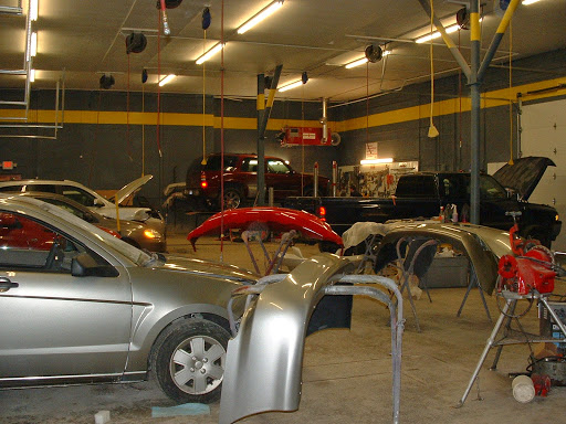 Auto Body Shop «Fine Line Auto Body North», reviews and photos, 5022 N High St, Columbus, OH 43214, USA