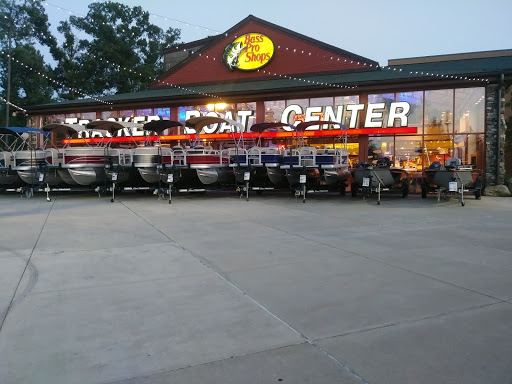 Sporting Goods Store «Bass Pro Shops», reviews and photos, 11550 Lakeridge Pkwy, Ashland, VA 23005, USA