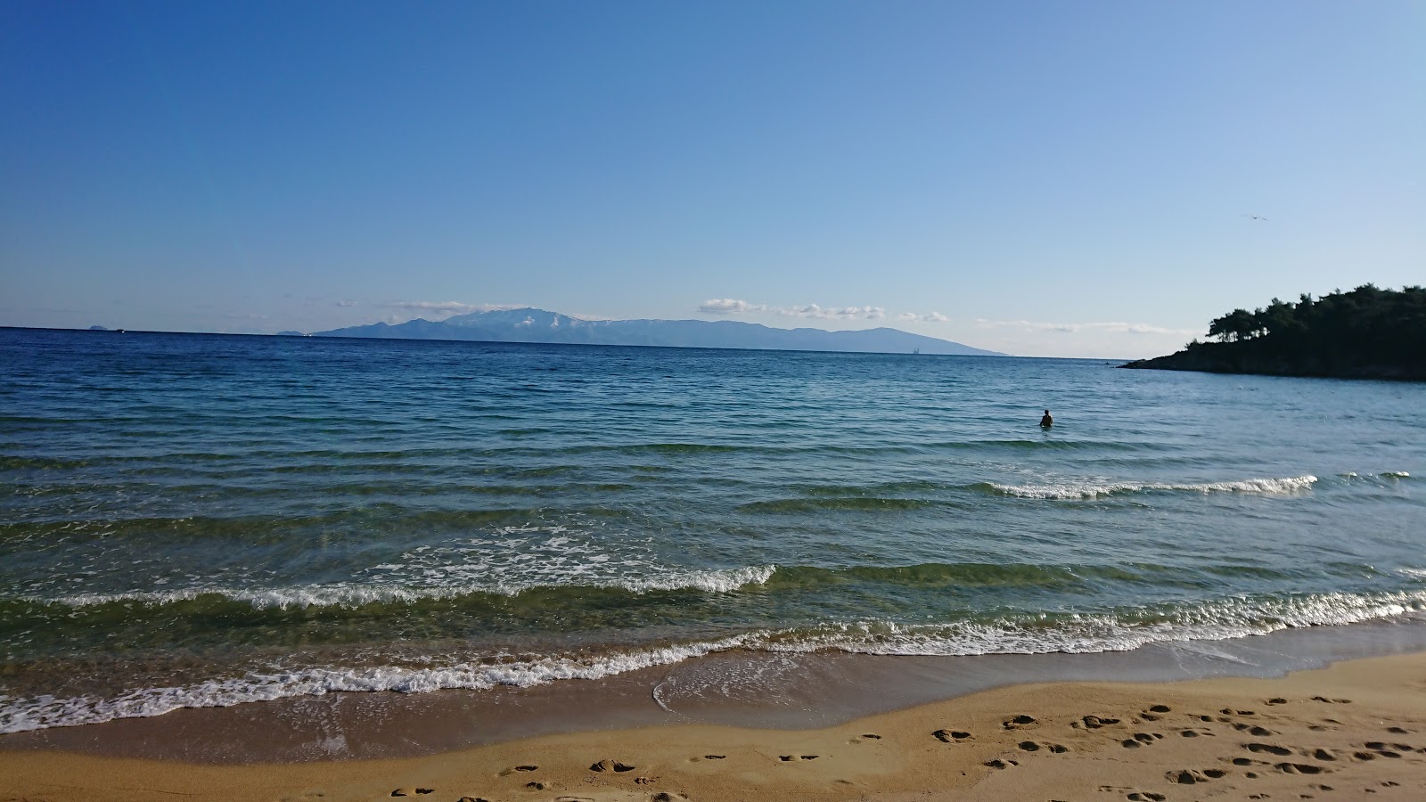 Fotografija Paralia Mpati z visok stopnjo čistoče