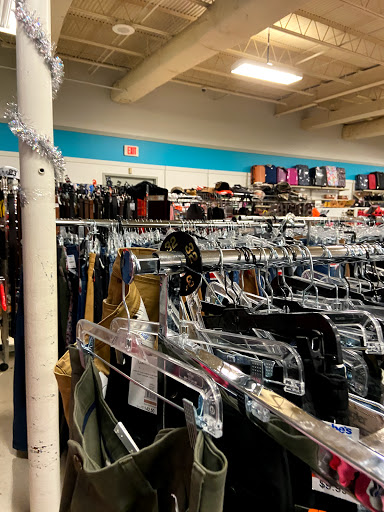 Clothing Store «Rugged Wearhouse», reviews and photos, 6096 Rose Hill Dr, Alexandria, VA 22310, USA