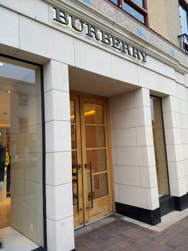 Burberry, 450 Nichols Rd, Kansas City, MO 64112, USA, 