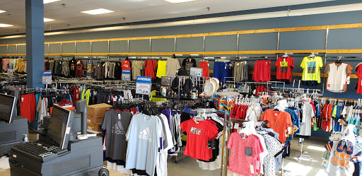 Clothing Store «Rugged Wearhouse», reviews and photos, 2714 Scottsville Rd, Bowling Green, KY 42104, USA