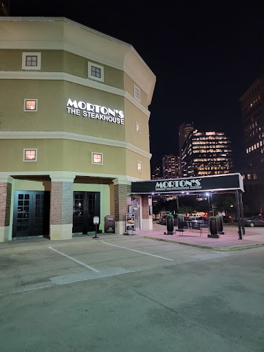 Shopping Mall «Uptown Plaza - Dallas», reviews and photos, 2222 McKinney Ave, Dallas, TX 75201, USA