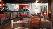 Atmosphère du Restaurant gastronomique Auberge de la Tour à Châtillon-sur-Indre - n°1