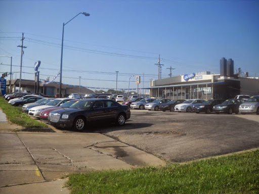 Car Dealer «Jim Clark Auto World», reviews and photos, 100 SW 29th St, Topeka, KS 66611, USA
