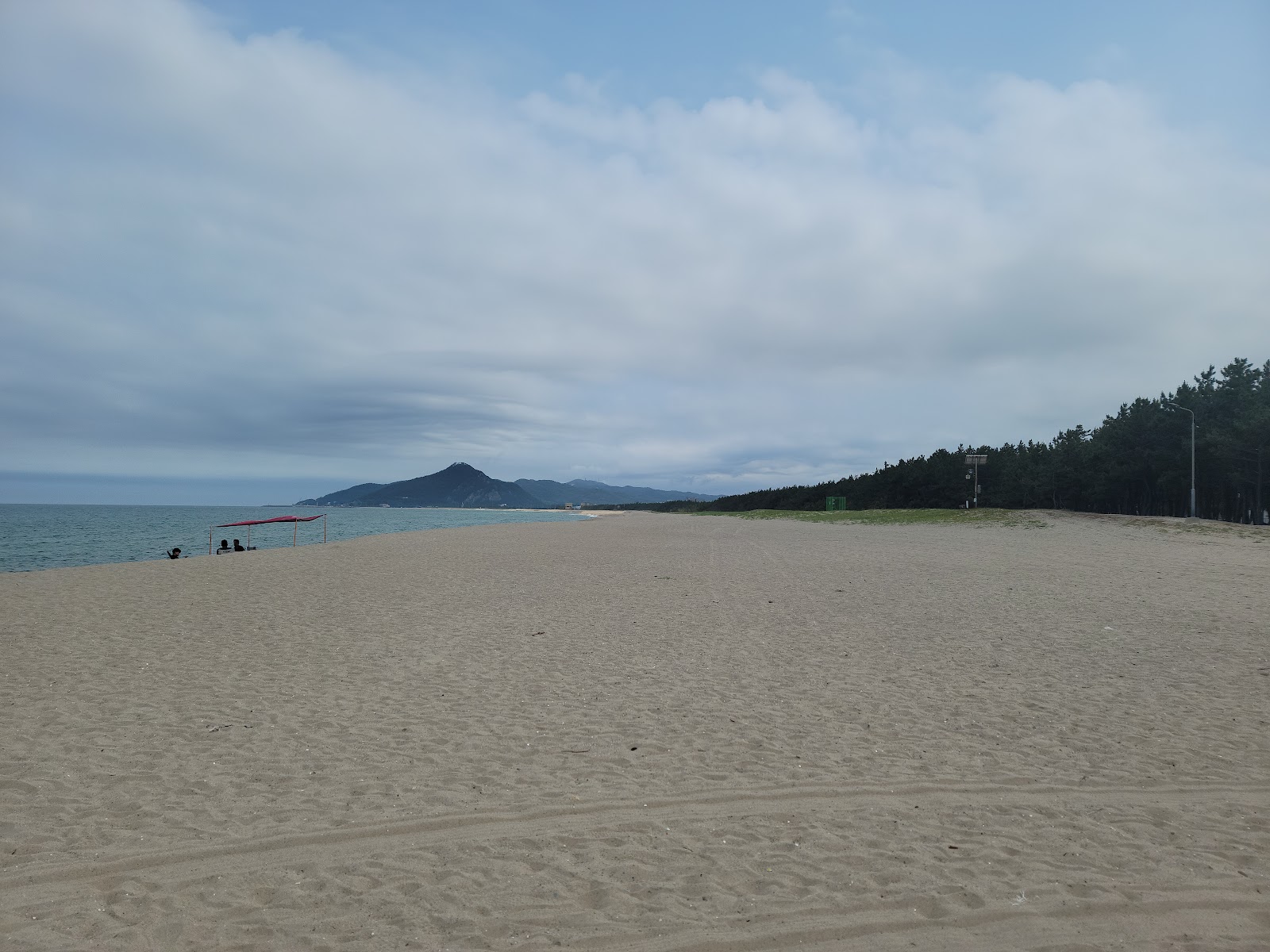 Zdjęcie Yeongri Beach - popularne miejsce wśród znawców relaksu