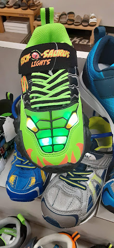 Shoe Store «Towson Bootery», reviews and photos, 810 Kenilworth Dr, Towson, MD 21204, USA