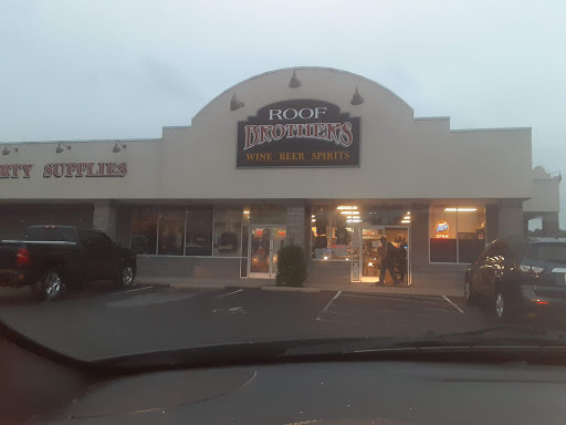 Liquor Store «Roof Brothers Wine & Liquors», reviews and photos, 3145 Park Ave, Paducah, KY 42001, USA