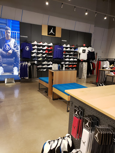 Shoe Store «Finish Line», reviews and photos, 15900 La Cantera Pkwy, San Antonio, TX 78256, USA