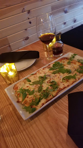 Wine Bar «750ml Wines», reviews and photos, 2287 W Market St, Akron, OH 44313, USA