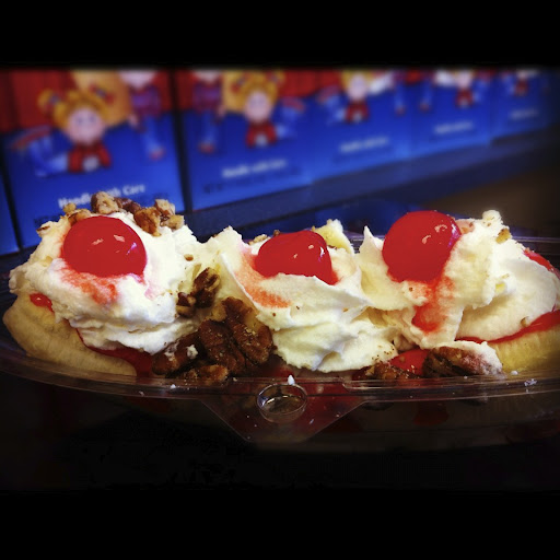 Ice Cream Shop «Chocolate Shoppe Ice Cream Skokie», reviews and photos, 4041 Dempster St, Skokie, IL 60076, USA