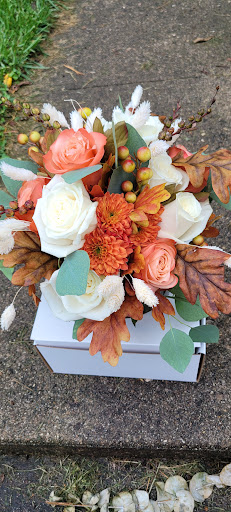 Florist «Greenes Flower Shoppe - A local florist in Cincinnati OH», reviews and photos, 5230 Montgomery Rd, Cincinnati, OH 45212, USA