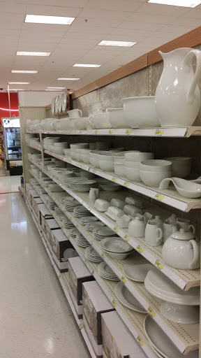 Department Store «Target», reviews and photos, 18855 N Market Pl Dr, Aurora, OH 44202, USA