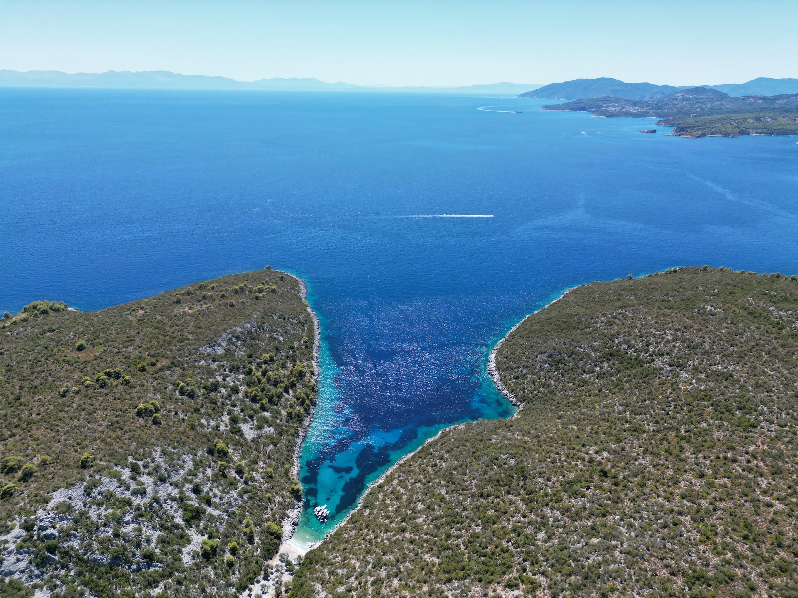 Kokkalias Beach'in fotoğrafı çok temiz temizlik seviyesi ile