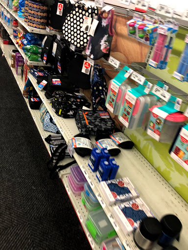 Office Supply Store «Staples», reviews and photos, 9230 Old Keene Mill Rd, Burke, VA 22015, USA