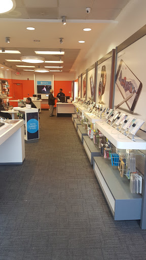 Cell Phone Store «AT&T Authorized Retailer», reviews and photos, 843 Bronx River Rd, Yonkers, NY 10708, USA