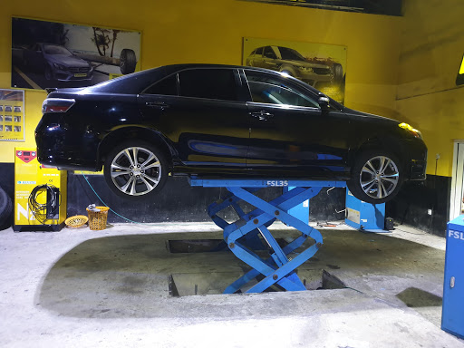 Dunlop Zone, 43 a Akin Adesola St, Victoria Island, Lagos, Nigeria, Car Repair and Maintenance, state Lagos