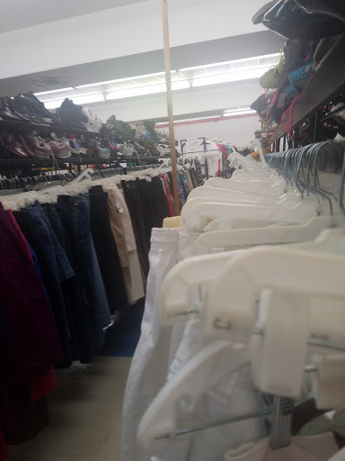 Thrift Store «Park Avenue Thrift», reviews and photos, 1021 Jesse Jewell Pkwy, Gainesville, GA 30501, USA