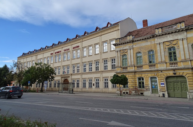 Hozzászólások és értékelések az Pápai Református Teológiai Akadémia-ról