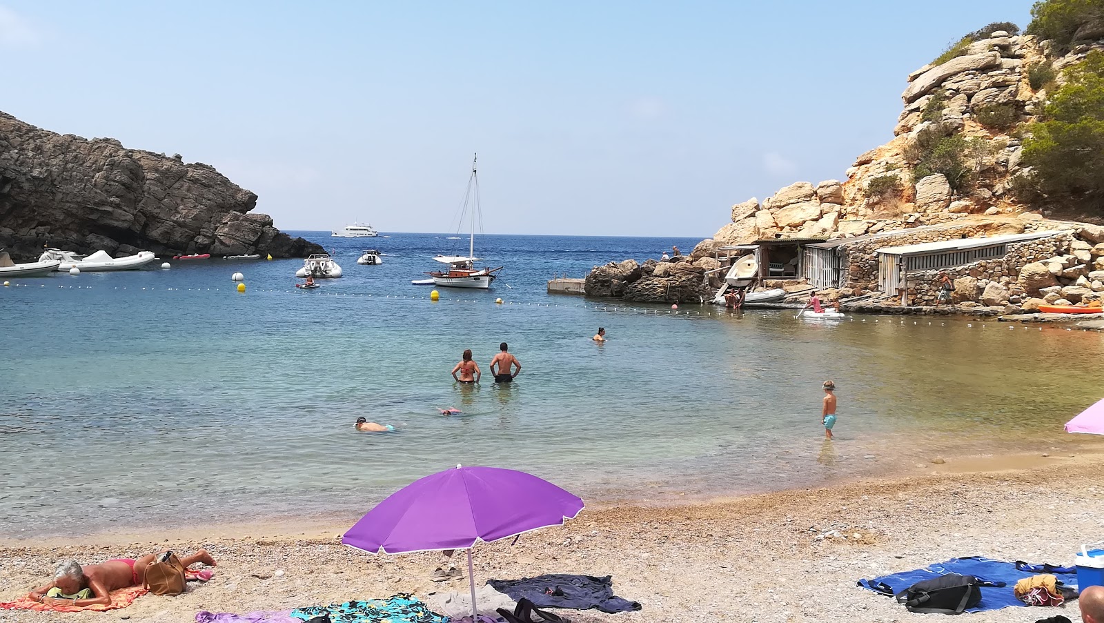 Photo of Cala Carbo with dirty level of cleanliness