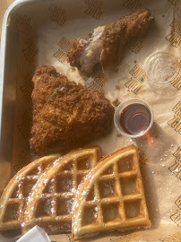 Chicken and Waffles du Restaurant américain Baba Zulu à Paris - n°9