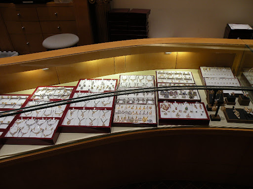 Jeweler «May Jewelers», reviews and photos, 8032 Leesburg Pike, Vienna, VA 22182, USA