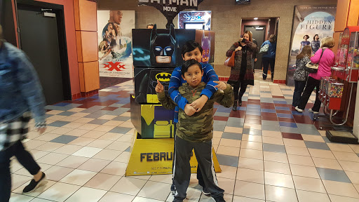 Movie Theater «Regal Cinemas Longview 14», reviews and photos, 3070 N Eastman Rd, Longview, TX 75605, USA