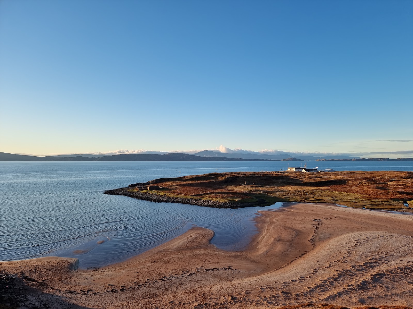 Photo of Applecross Sands backed by cliffs