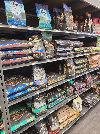 Pet Supply Store «Pet Supplies Plus», reviews and photos, 5348 Dixie Hwy, Waterford Twp, MI 48329, USA