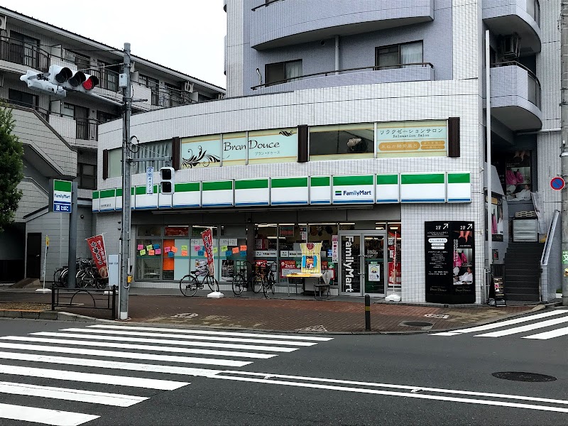 ファミリーマート 光が丘東大通り店