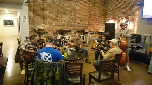 Gastropub «Driftwood», reviews and photos, 514 W Front St, Washington, MO 63090, USA