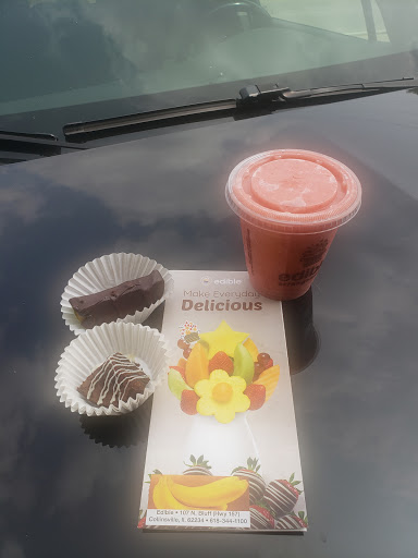 Gift Shop «Edible Arrangements», reviews and photos, 107 N Bluff Rd, Collinsville, IL 62234, USA