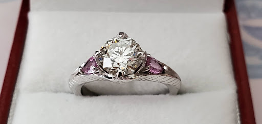 Jewelry Store «AQ Jewelers», reviews and photos, 42841 Creek View Plaza #125, Ashburn, VA 20147, USA