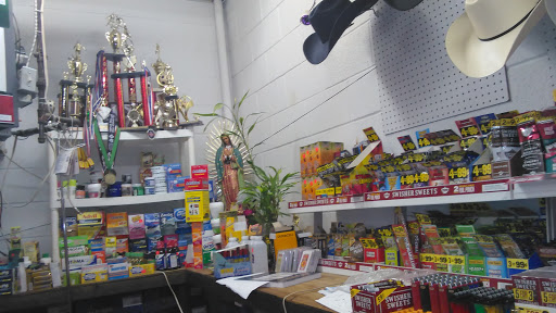 Sporting Goods Store «Deportes Y Mas», reviews and photos, 1517 SE 6th Ave, Topeka, KS 66607, USA