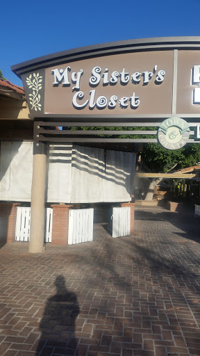 Shopping Mall «Town and Country Shopping Center», reviews and photos, 2021 E Camelback Rd, Phoenix, AZ 85016, USA