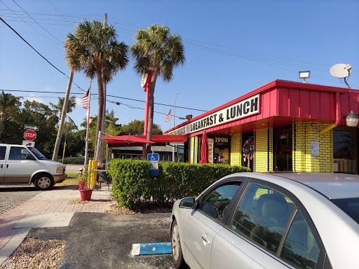 Dandee Donut Factory, 1900 E Atlantic Blvd, Pompano Beach, FL 33060, USA, 