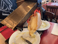 Raclette du Restaurant français Saveurs de Savoie à Paris - n°2