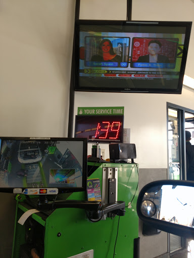 Auto Body Shop «LOF-Xpress Oil Change - Ames», reviews and photos, 520 S Duff Ave, Ames, IA 50010, USA