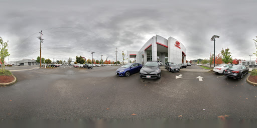 Toyota Dealer «Lithia Toyota of Springfield», reviews and photos, 163 S 9th St, Springfield, OR 97477, USA