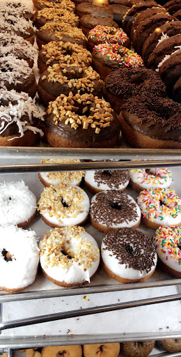 Donut Shop «BoSa Donuts», reviews and photos, 155 E Williams Field Rd, Gilbert, AZ 85295, USA